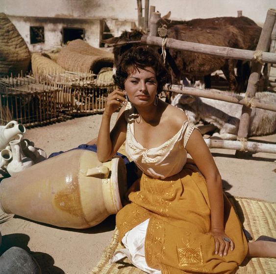 Sophia Loren’s Splashy Hollywood Debut